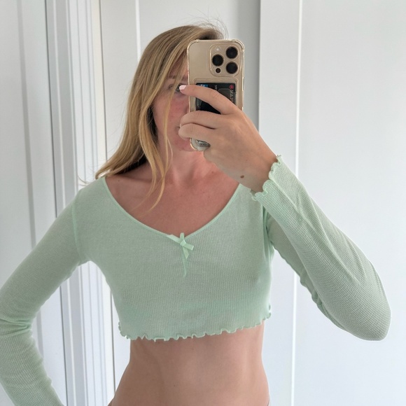 Tops - TOBI Mint Green Cropped Peplum Hem Top